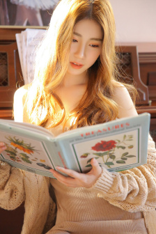 女儿管爸爸叫老公